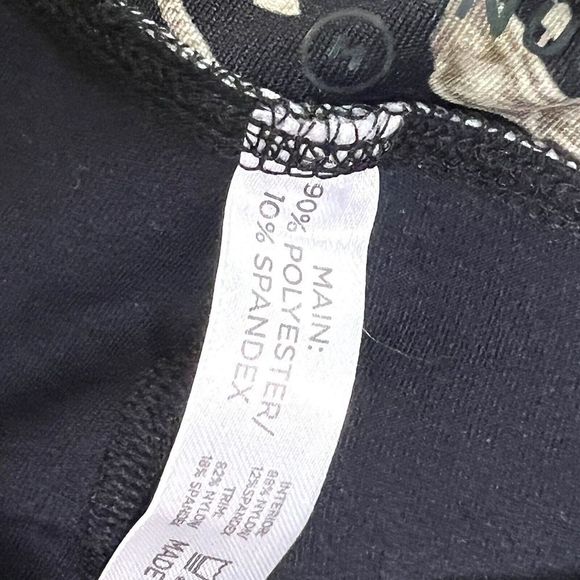 Tuckernuck Ojai Vine Black Beige Floral Pull-On Mini Skort Size Medium NEW - Picture 7 of 8